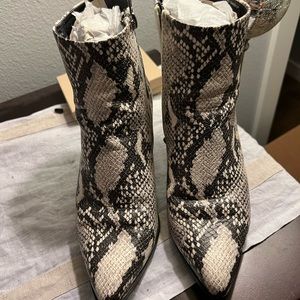 Madden Girl Dafini White Snake Print Booties, women’s size 6.5